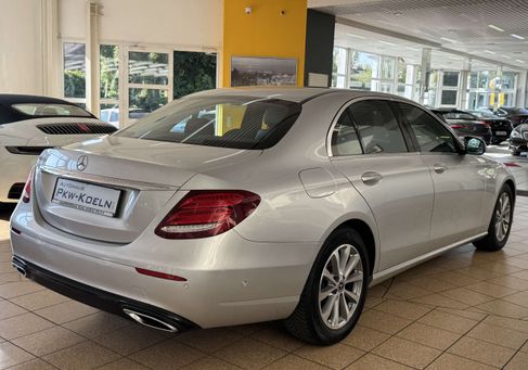Mercedes-Benz E 200, 2021