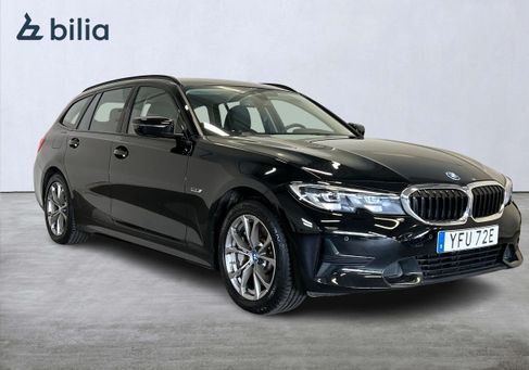 BMW 330, 2022