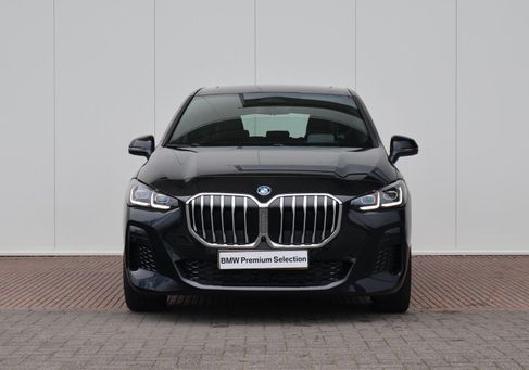 BMW 230, 2025