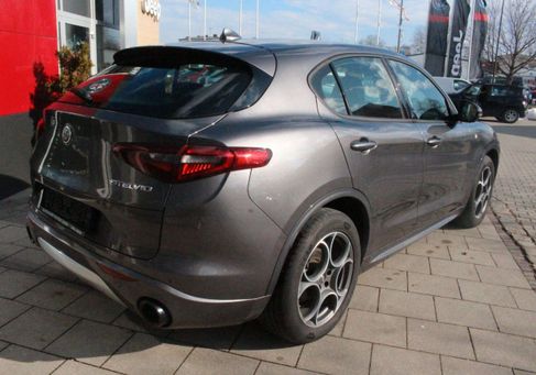 Alfa Romeo Stelvio, 2022