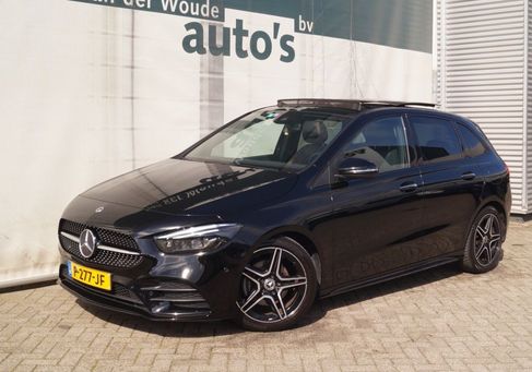 Mercedes-Benz B 180, 2022