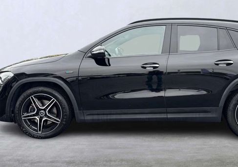 Mercedes-Benz GLA 250, 2021