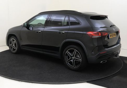 Mercedes-Benz GLA 250, 2021