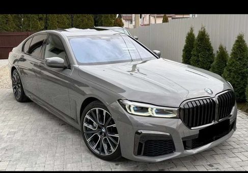 BMW 730, 2021