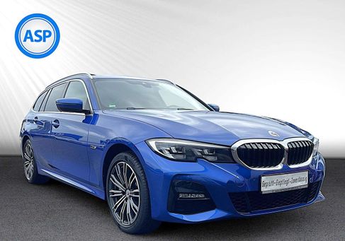 BMW 330, 2022