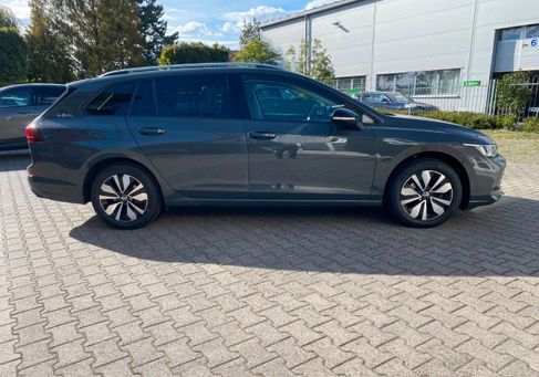 Volkswagen Golf, 2024 3