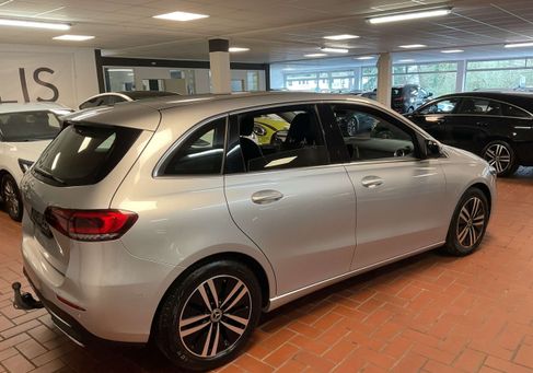 Mercedes-Benz B 220, 2022