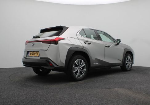 Lexus UX, 2020