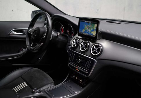 Mercedes-Benz GLA 220, 2017