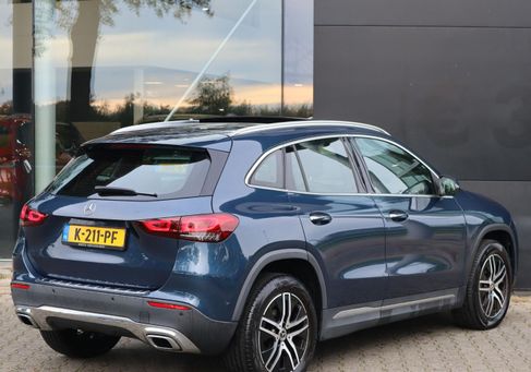 Mercedes-Benz GLA 200, 2021