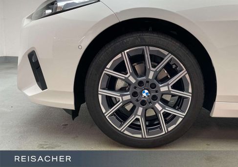 BMW 220, 2025 3