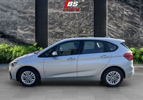 BMW 218, 2020