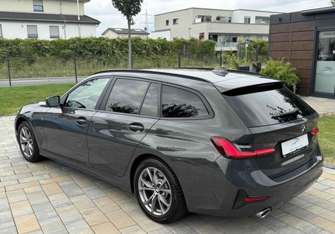 BMW 330, 2021