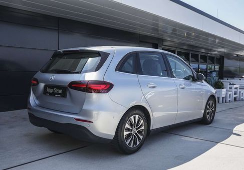 Mercedes-Benz B 200, 2025