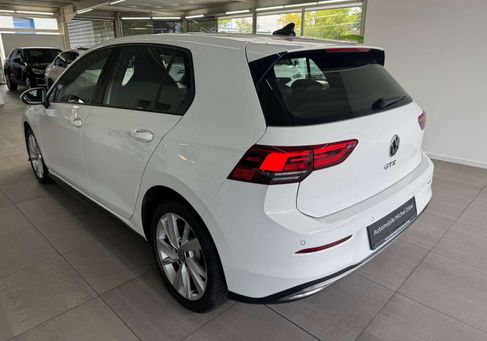 Volkswagen Golf, 2021 3