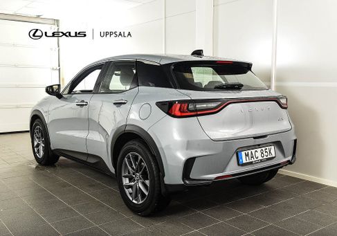 Lexus, 2025