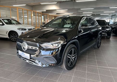 Mercedes-Benz GLA 180, 2023