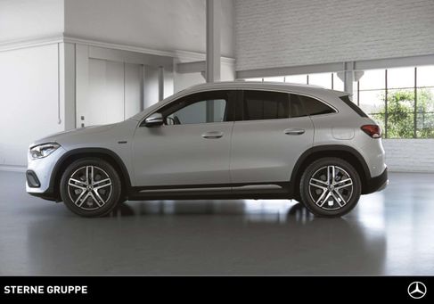 Mercedes-Benz GLA 250, 2021