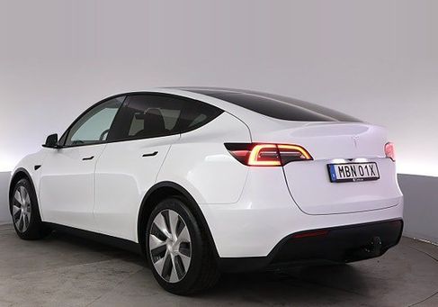 Tesla Model Y, 2023 3