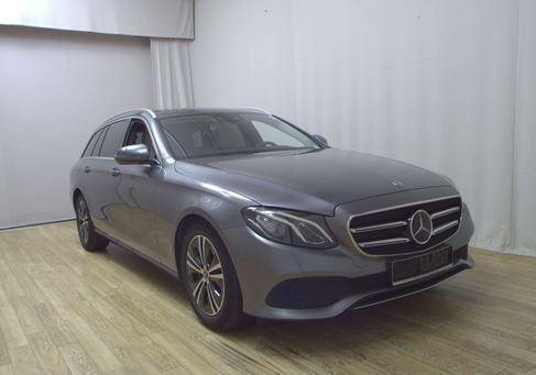 Mercedes-Benz E 200, 2020