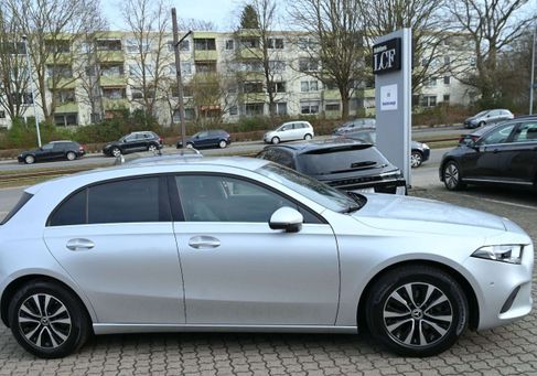 Mercedes-Benz A 180, 2022