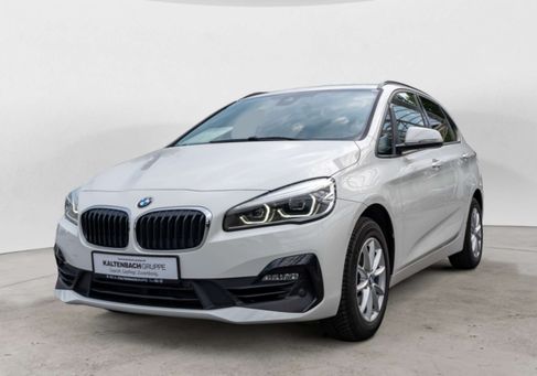 BMW 216, 2021