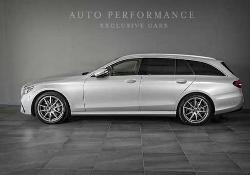 Mercedes-Benz E 450, 2023 3