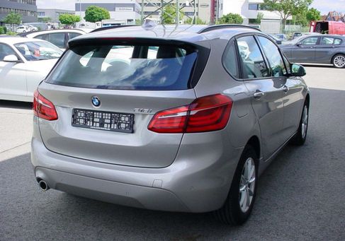 BMW 216, 2021