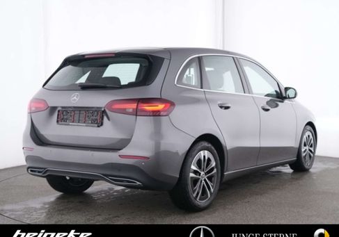 Mercedes-Benz B 180, 2025 2