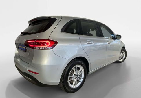 Mercedes-Benz B 200, 2019 3
