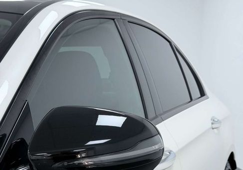 Mercedes-Benz E 220, 2018 3