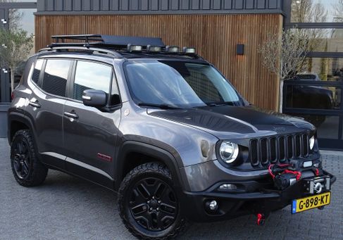 Jeep Renegade, 2016