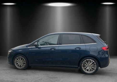 Mercedes-Benz B 220, 2022