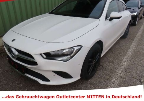 Mercedes-Benz CLA 180, 2022