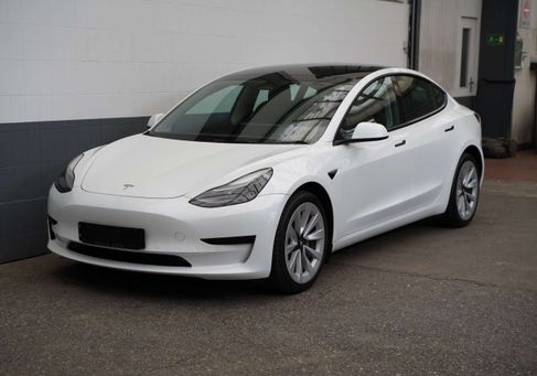 Tesla Model 3, 2022 3