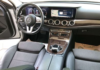 Mercedes-Benz E 300, 2019