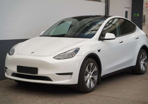 Tesla Model Y, 2022