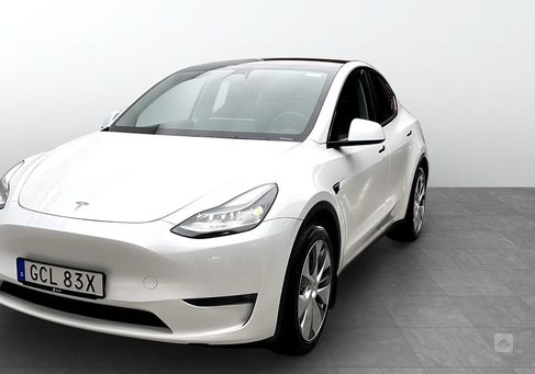 Tesla Model Y, 2023