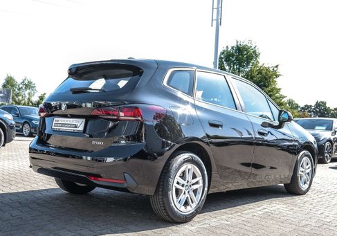BMW 216, 2023