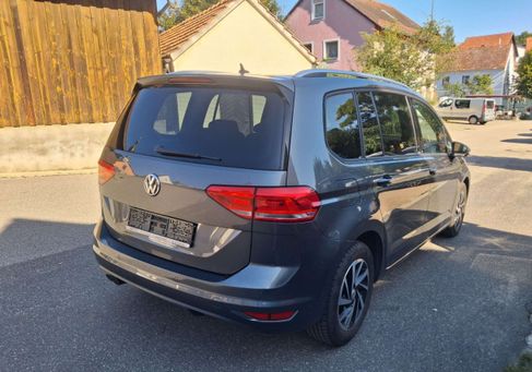 Volkswagen Touran, 2018 3