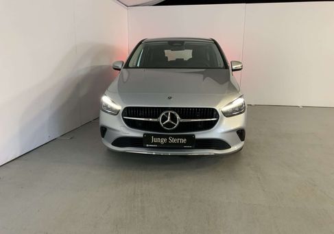 Mercedes-Benz B 180, 2025