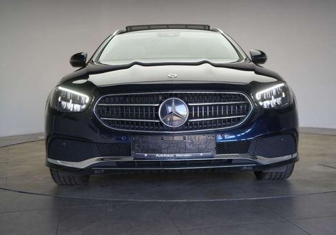 Mercedes-Benz E 300, 2022