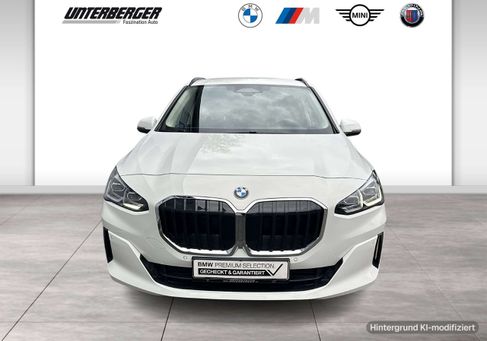 BMW 220, 2025 2
