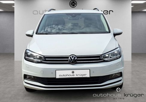 Volkswagen Touran, 2021 3