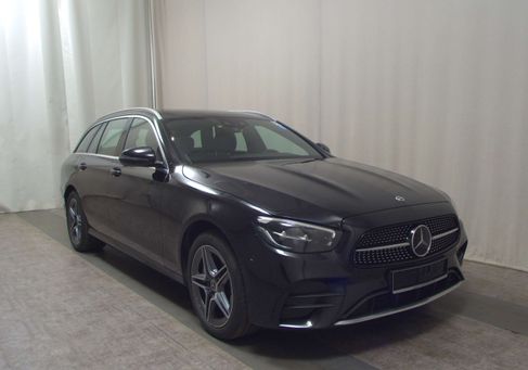 Mercedes-Benz E 300, 2023 3