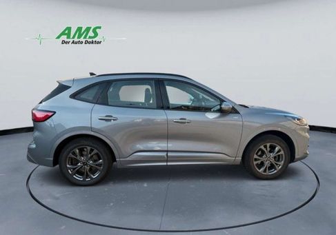 Ford Kuga, 2022