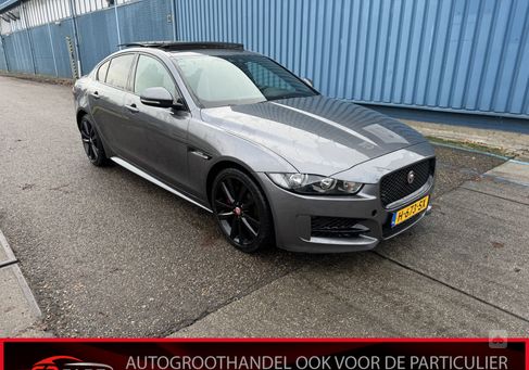 Jaguar XE, 2016