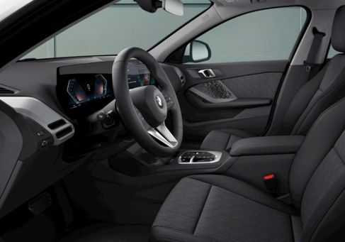 BMW 120, 2025