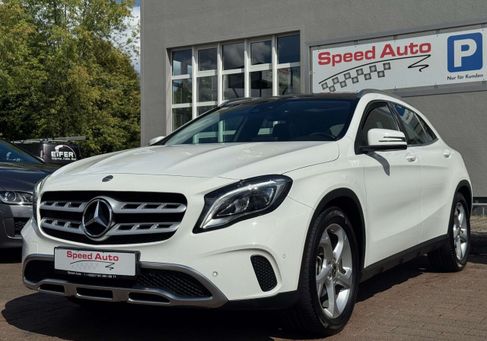 Mercedes-Benz GLA 200, 2018 3