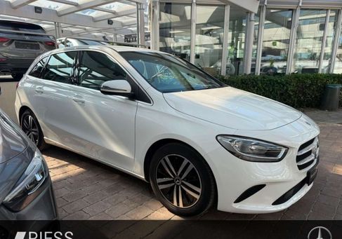 Mercedes-Benz B 180, 2020 3